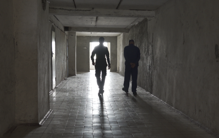 Russia arbitrarily deprives political prisoners of access to their families, Amnesty International report finds