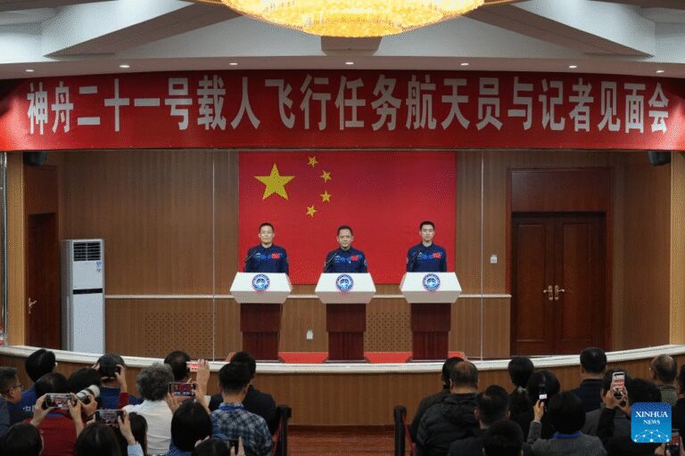 Astronauts of China’s Shenzhou-21 mission meet press -Xinhua
