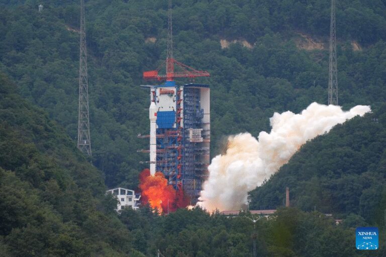 China successfully launches new satellite -Xinhua