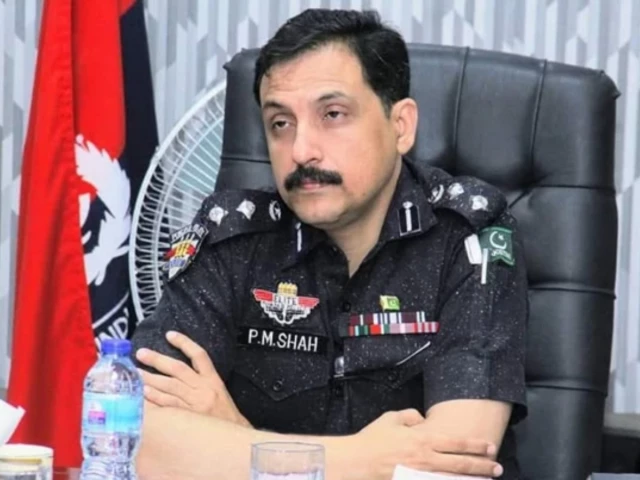 New face-less e-ticketing system issues fine to Karachi Traffic DIG’s vehicle