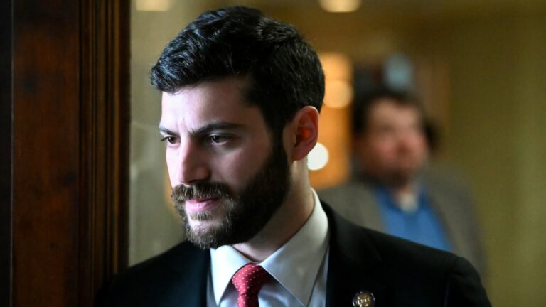 RAISE Act New York faces opposition from Trump, AI industry super PAC