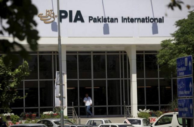 Flights snarl as PIA, engineers clash