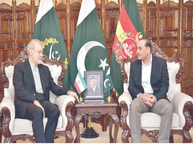 Iran offers Pakistan diplomatic ‘blank cheque’