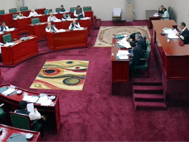 Justice (R) Yar Muhammad Nasir takes oath as new G-B caretaker CM