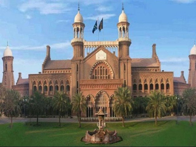 LHC slams govt over poor anti-smog strategy