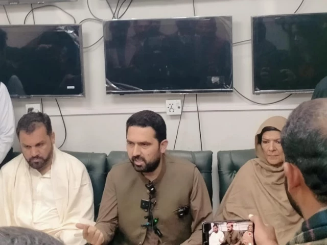 Chief Justice Dogar refuses meeting with CM Afridi