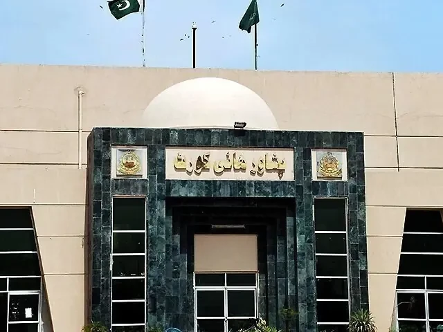 KP lawyers protest abolition of two-year practice rule for civil judges