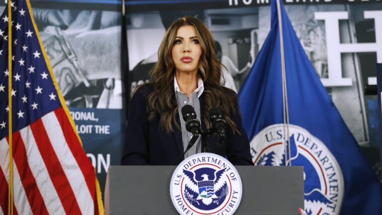 Homeland Security buying Boeing 737s for ICE deportations