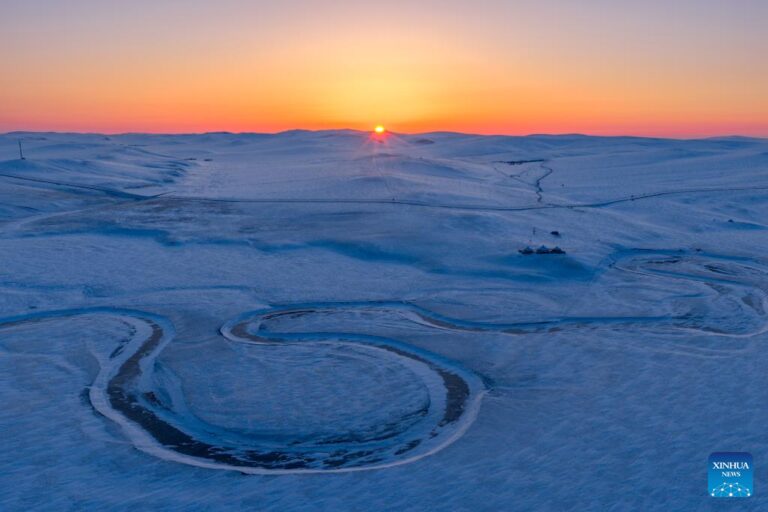 Winter scenery of Chenbarhu Banner Grassland in Hulun Buir, China’s Inner Mongolia-Xinhua
