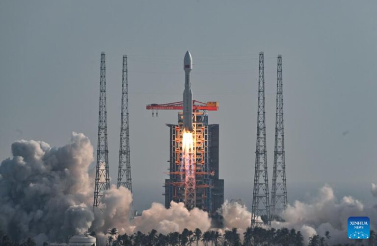 China launches new internet satellite group-Xinhua