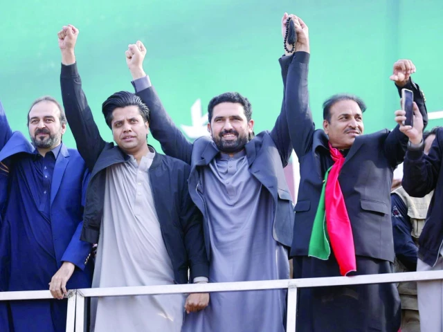Embattled PTI gears up for another push for ‘Haqiqi Azadi’