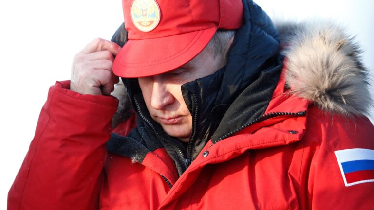 What is Russia’s reaction to Trump’s Greenland bid?