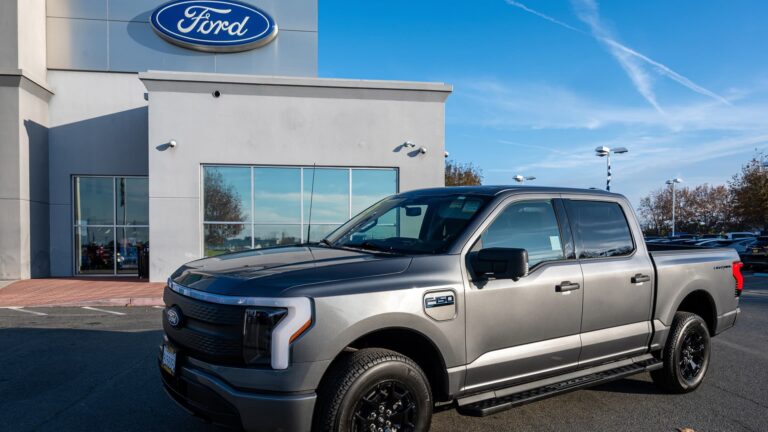 Ford to record $600 million pension charge in fourth quarter