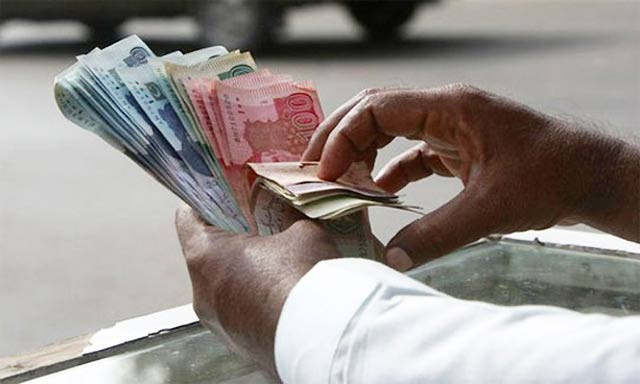 Pakistanis spend two-thirds of income on food, power as remittance reliance grows