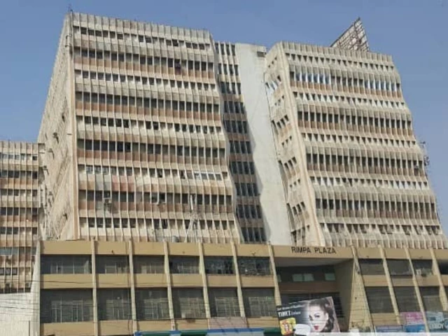 Rimpa Plaza declared unsafe after Gul Plaza fire damaged its structural columns