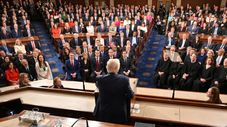 Trump to deliver address as voters sour on his economy