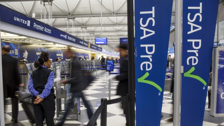 U.S. airlines warn of pause in TSA PreCheck and Global Entry programs