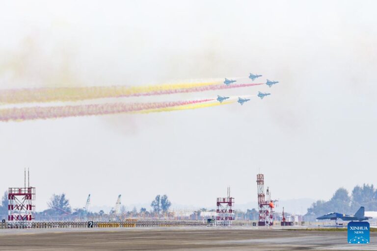 Chinese PLA aerobatic team conducts validation flight ahead of Singapore Airshow-Xinhua