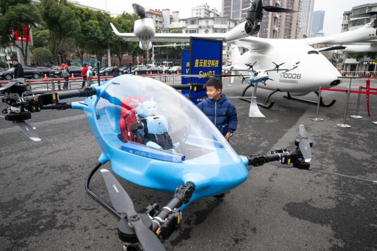 New “air taxis” debut in central China as nation accelerates low-altitude drive-Xinhua