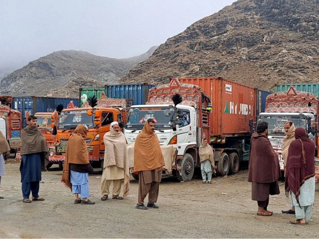 FBR permits stranded Afghan transit shipments to move from Chaman and Quetta to ports
