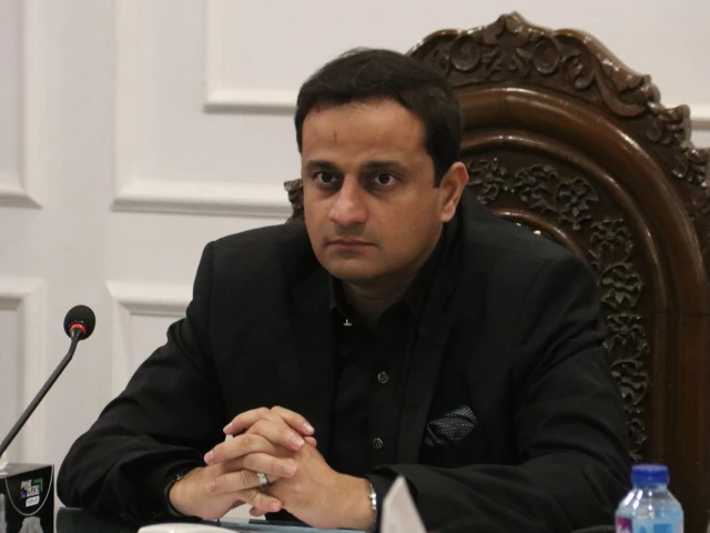 PTI, JI join hands to move no-confidence against mayor