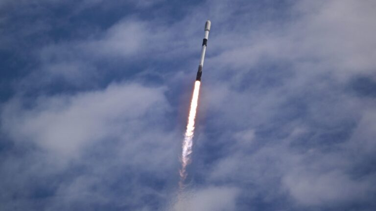 Starlink, Deutsche Telekom to launch satellite mobile service in Europe