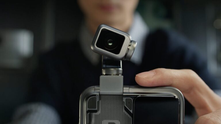 Honor launches phone with robotic camera, teases humanoid robot