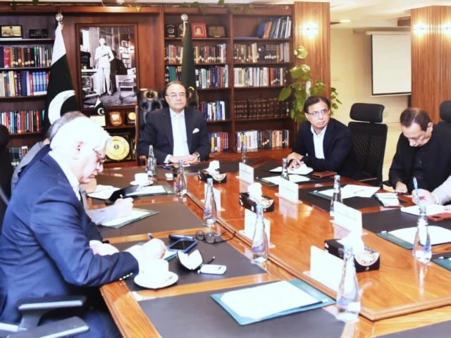 Federal, provincial governments agree on tech-based fuel subsidy framework