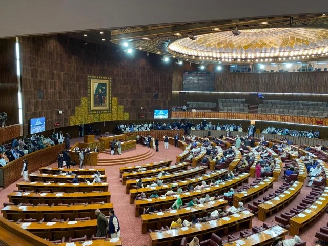 Record bills passed amid political turmoil