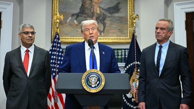 Trump prepares pharmaceutical tariffs of up to 100%