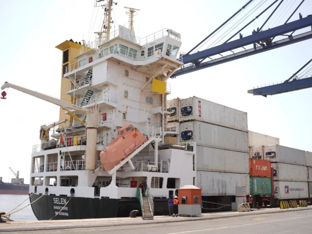 First vessel reaches Karachi after Strait of Hormuz reopening